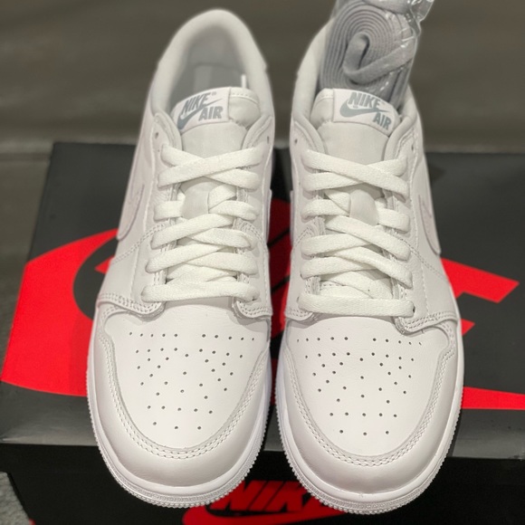 AIR JORDAN 1 LOW (GS) - PARTICLE GREY/WHITE - Picture 2 of 7